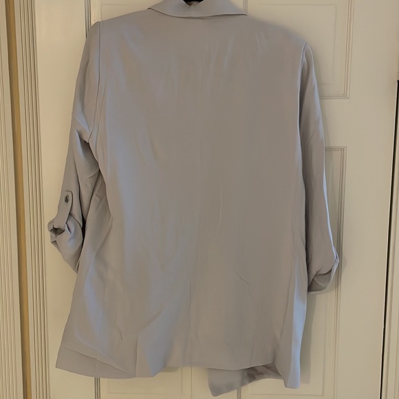 NWT Tahari Cuffed Sleeves Open Front Blazer in Stone/ Light Gray in size Large - Picture 9 of 9